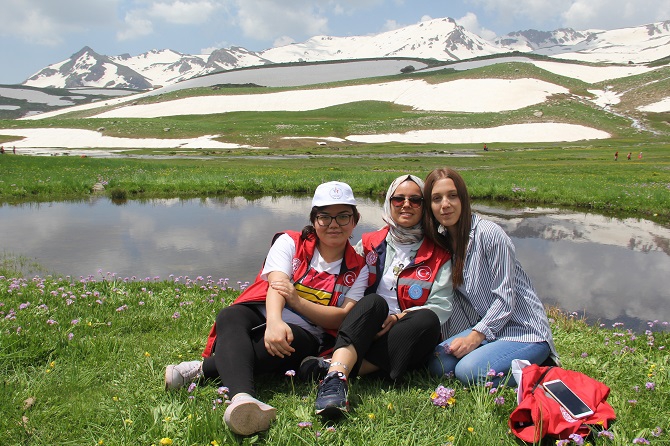 Yaz ayında Hakkari'de kaymanın keyfinin yaşadılar 16