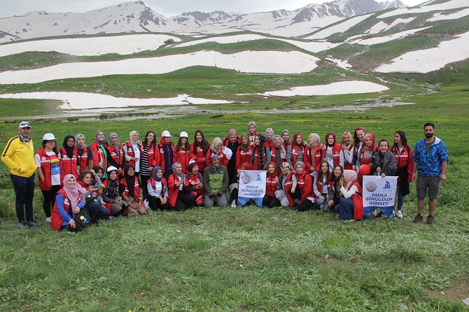 Yaz ayında Hakkari'de kaymanın keyfinin yaşadılar 19