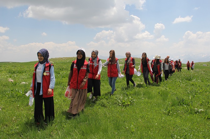 Yaz ayında Hakkari'de kaymanın keyfinin yaşadılar 7