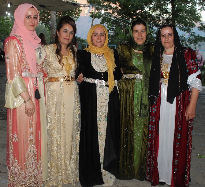 Gür ailesinin mutlu günü! 13