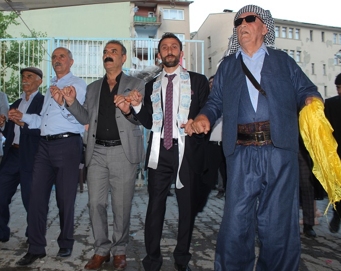 Gür ailesinin mutlu günü! 15