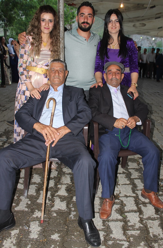 Gür ailesinin mutlu günü! 16