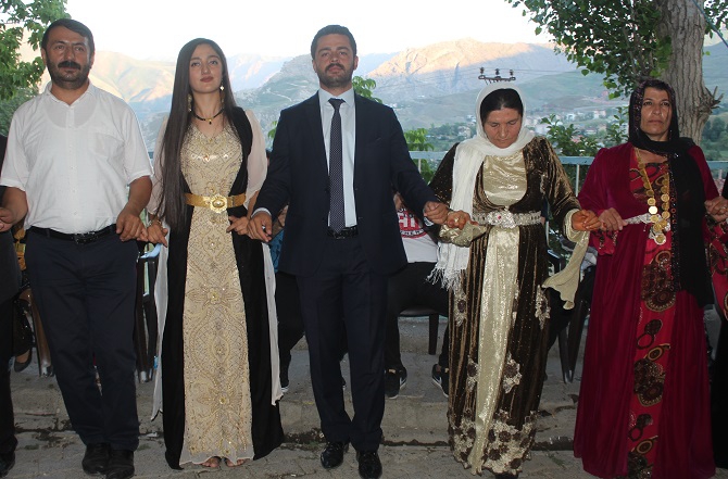 Gür ailesinin mutlu günü! 18