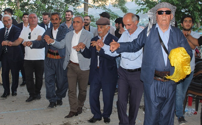 Gür ailesinin mutlu günü! 26