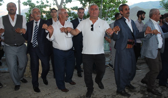 Gür ailesinin mutlu günü! 28