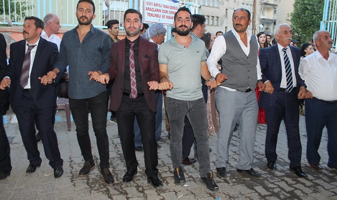 Gür ailesinin mutlu günü! 30