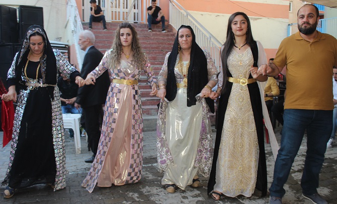 Gür ailesinin mutlu günü! 38