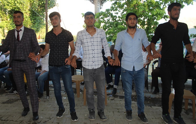 Gür ailesinin mutlu günü! 40