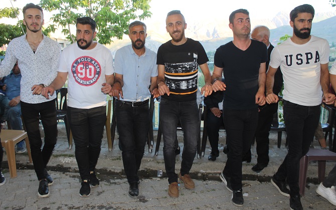 Gür ailesinin mutlu günü! 44