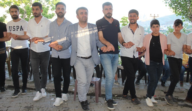 Gür ailesinin mutlu günü! 45