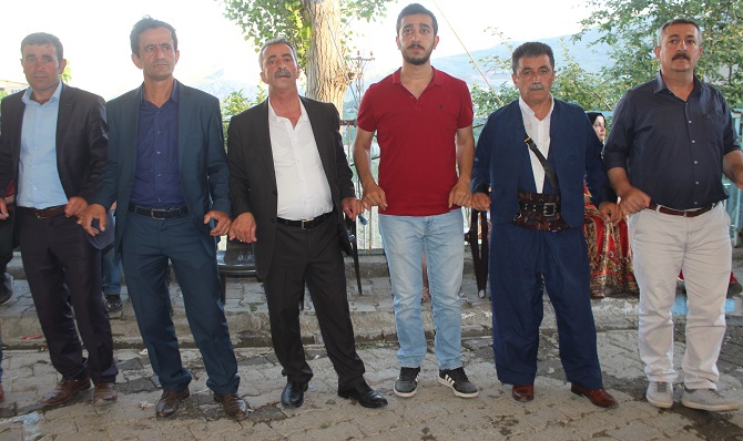 Gür ailesinin mutlu günü! 46