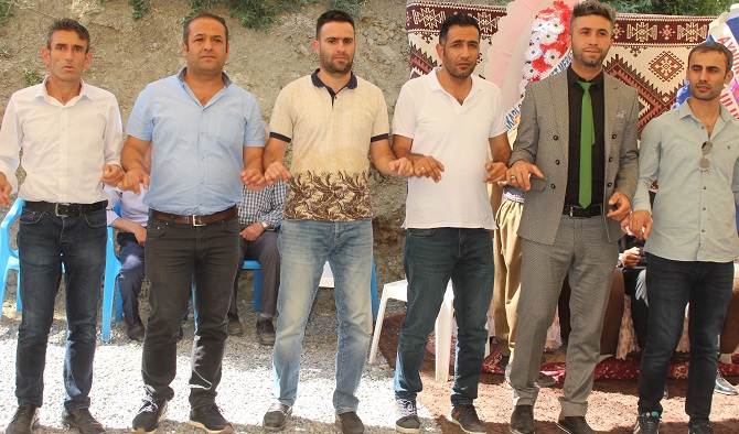 Demir ailesinin mutlu günü 13