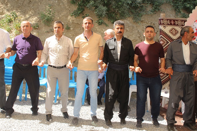 Demir ailesinin mutlu günü 14