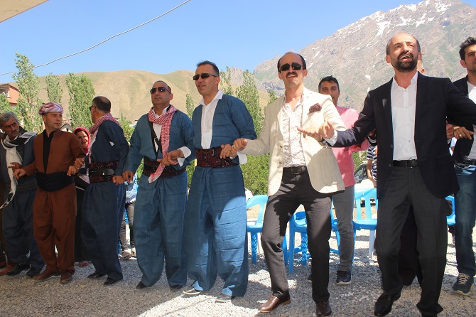 Demir ailesinin mutlu günü 15