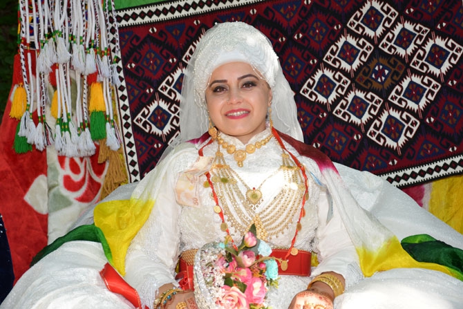 Adıyaman ailesinin mutlu günü 26