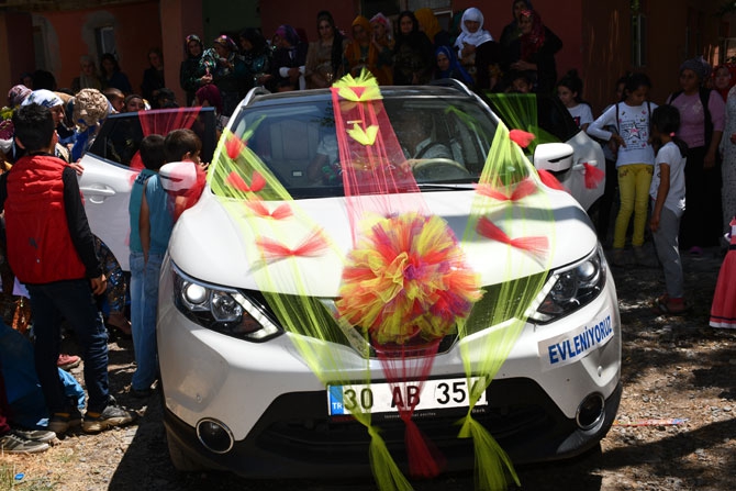 Adıyaman ailesinin mutlu günü 27