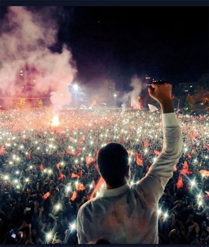 Fotoğraflarla: İstanbul'da seçim kutlamaları 11