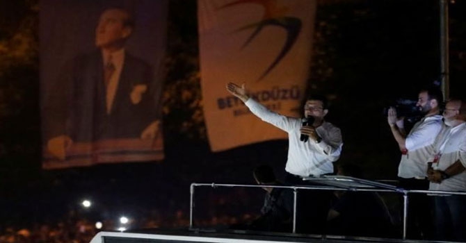 Fotoğraflarla: İstanbul'da seçim kutlamaları 15