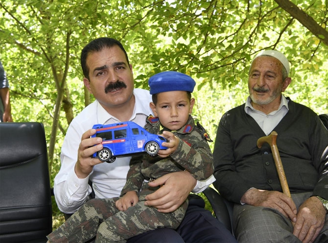 Vali Akbıyık Durakanya beldesini ziyaret etti 10