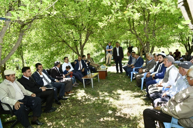 Vali Akbıyık Durakanya beldesini ziyaret etti 12