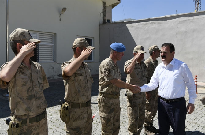 Vali Akbıyık Durakanya beldesini ziyaret etti 19