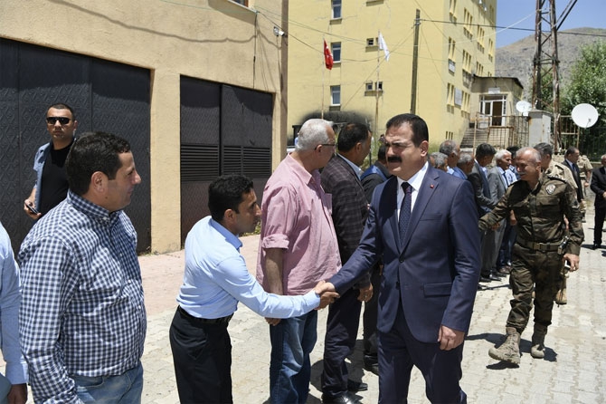 Vali Akbıyık Durakanya beldesini ziyaret etti 2