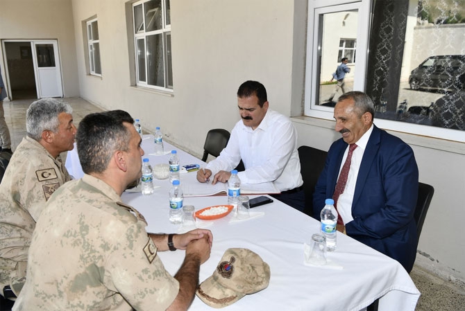 Vali Akbıyık Durakanya beldesini ziyaret etti 20