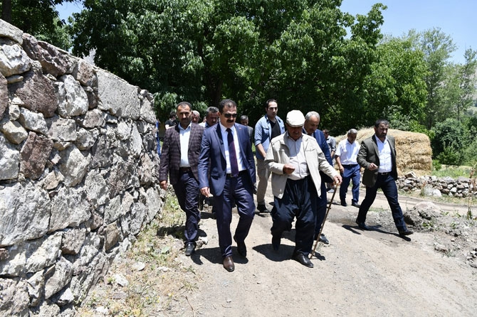 Vali Akbıyık Durakanya beldesini ziyaret etti 7