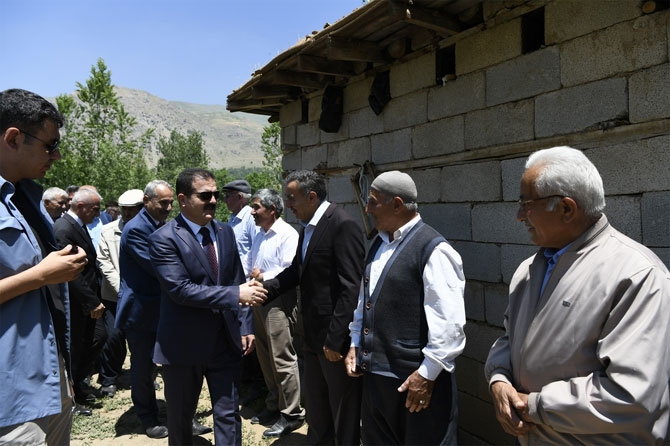 Vali Akbıyık Durakanya beldesini ziyaret etti 8