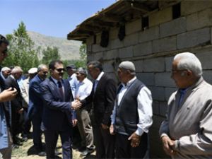 Vali Akbıyık Durakanya beldesini ziyaret etti