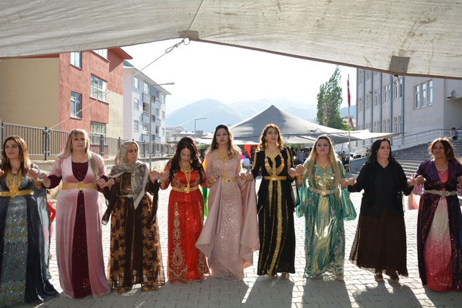 Alp ailesinin mutlu günü! 15