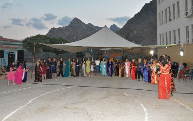 Alp ailesinin mutlu günü! 78