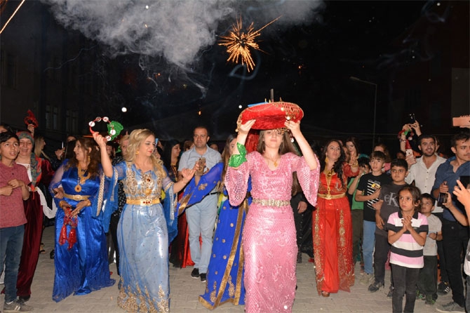 Alp ailesinin mutlu günü! 80