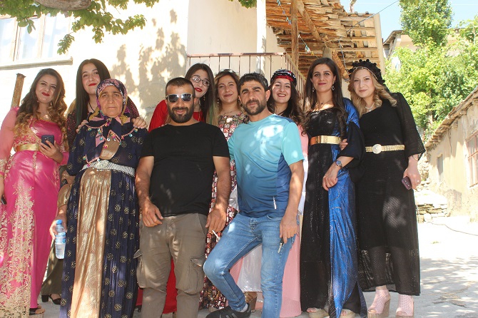 Demir ailesinin mutlu günü! 19