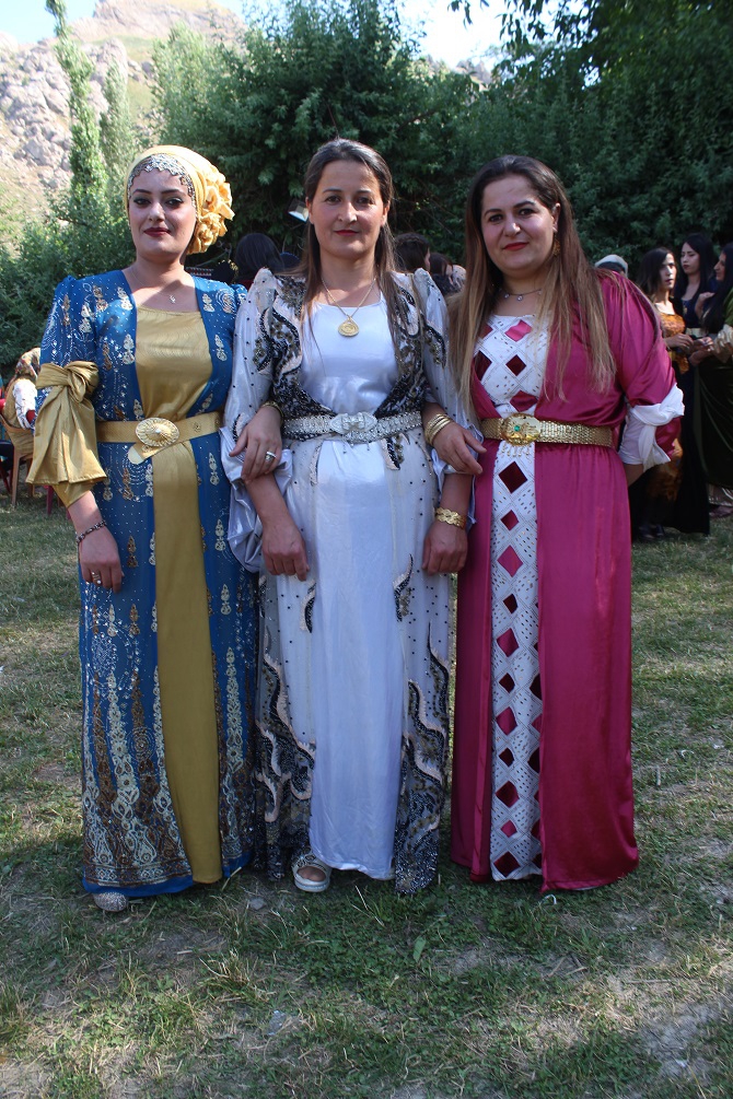 Demir ailesinin mutlu günü! 23