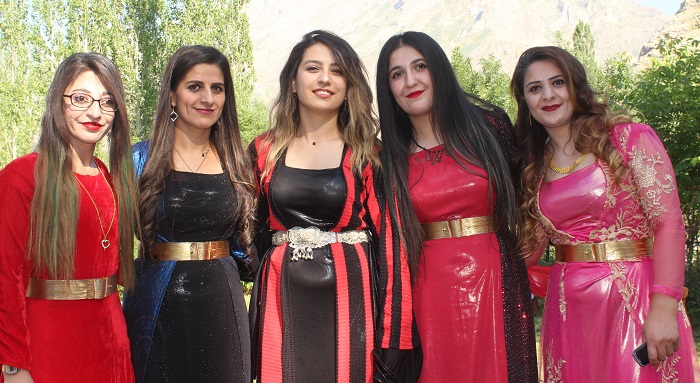 Demir ailesinin mutlu günü! 24