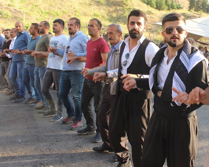 Demir ailesinin mutlu günü! 26