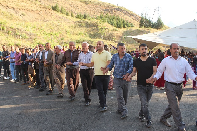 Demir ailesinin mutlu günü! 28