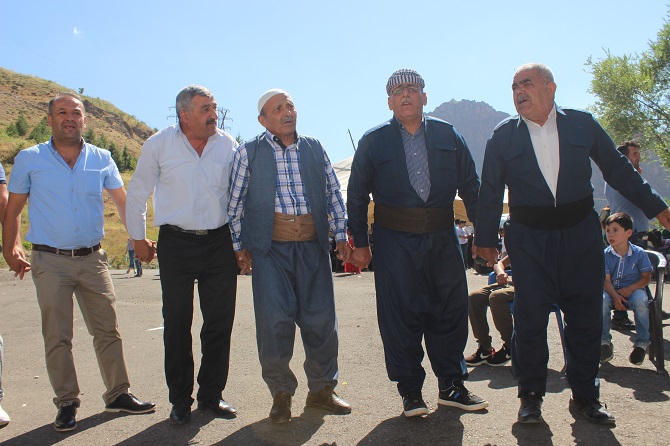 Demir ailesinin mutlu günü! 33