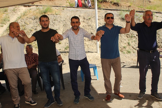 Demir ailesinin mutlu günü! 36