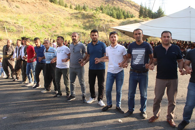 Demir ailesinin mutlu günü! 37