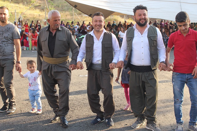 Demir ailesinin mutlu günü! 39