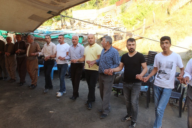 Demir ailesinin mutlu günü! 47