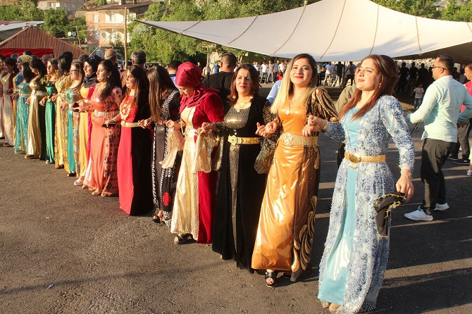 Demir ailesinin mutlu günü! 48