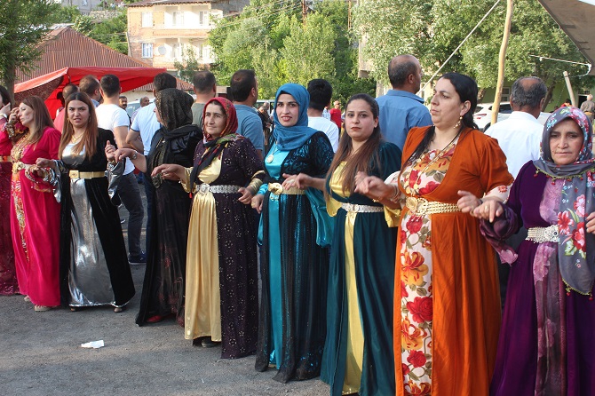 Demir ailesinin mutlu günü! 52