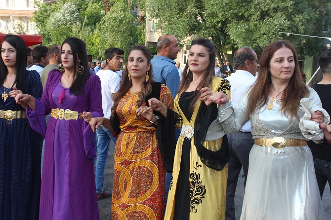 Demir ailesinin mutlu günü! 53