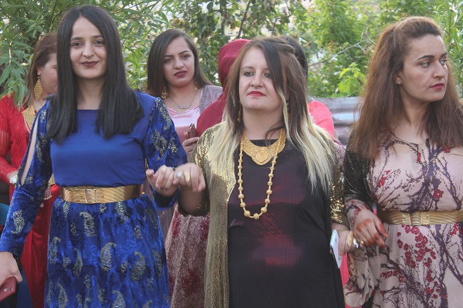 Demir ailesinin mutlu günü! 56