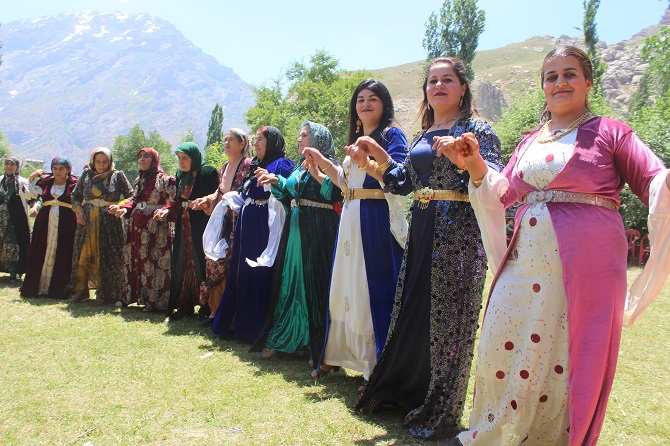 Demir ailesinin mutlu günü! 72