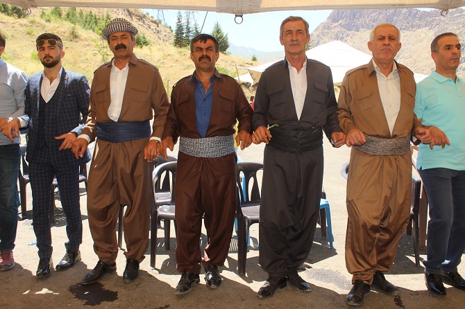 Demir ailesinin mutlu günü! 82