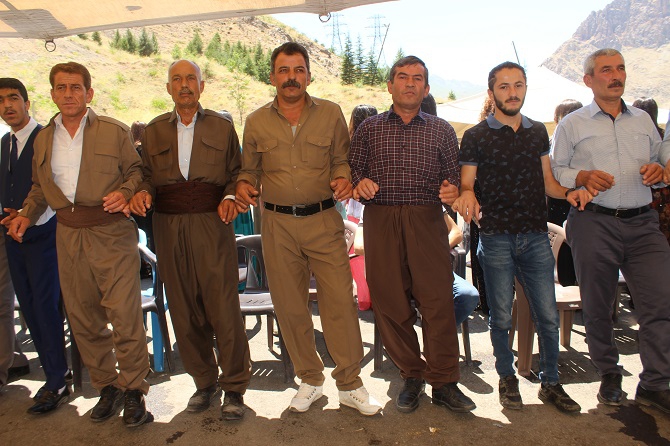 Demir ailesinin mutlu günü! 85